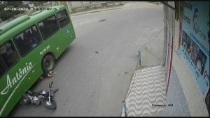 acidente moto onibus a2ca frame 242