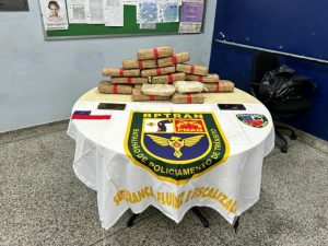 Trio é pego tentando entrar com 17kgs de drogas dentro de frutas em Manaus; veja 1 d8fc65cf 8b16 4a2a b03b 7a8536ac138a 1024x768 1