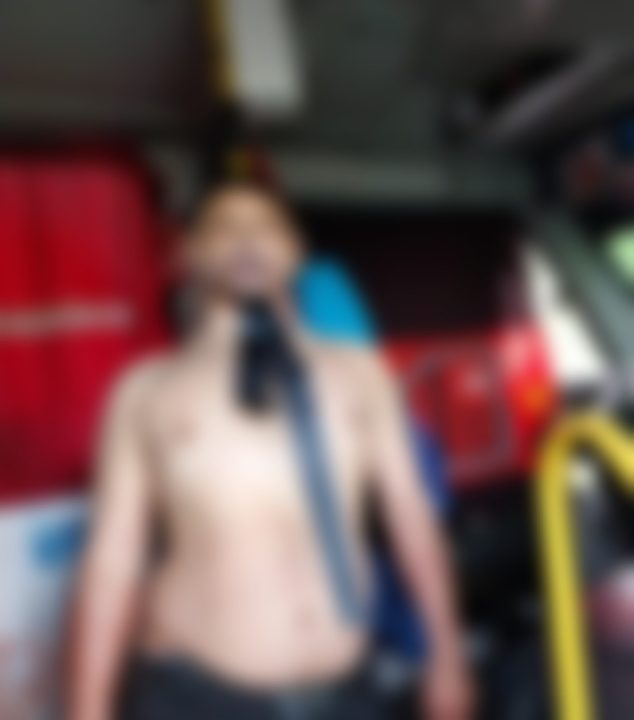 homem se enforca