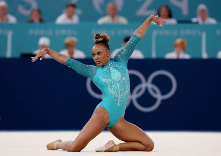 rebeca andrade solo