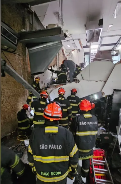Desabamento no restaurante: veja imagens do antes e depois e pronunciamento de Fogaça 4 Captura de tela 2025 10 08 182713