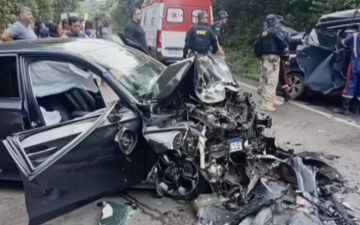 Grave acidente na BR-174 deixa enfermeira morta e sete feridos no Amazonas