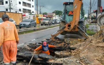 Prefeitura de Manaus recupera rede de drenagem após cratera se abrir no bairro Planalto