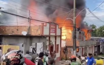 Incêndio atinge residências e mobiliza moradores em Coari