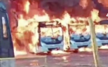 Incêndio destrói 27 ônibus em garagem de empresa de transporte em Belo Horizonte