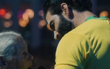 Gusttavo Lima se emociona ao encontrar fã de 74 anos durante show em Pernambuco