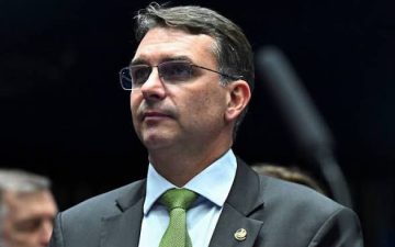 Flávio Bolsonaro defende aproximação do Brasil com Israel em eventual governo