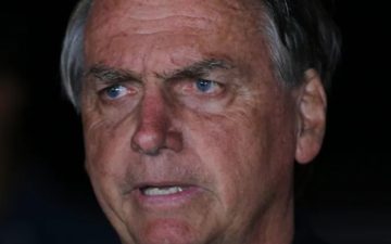 Fuzil, pistolas e espingardas: saiba qual é o arsenal que Bolsonaro terá de entregar por ordem de Moraes