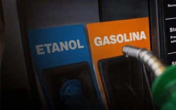Ministério Público pede na Justiça a suspensão do aumento do etanol para 32% na gasolina