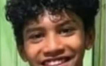 Terceiro dia de buscas tenta localizar menino de 12 anos empurrado por colega durante atividade escolar no Amazonas